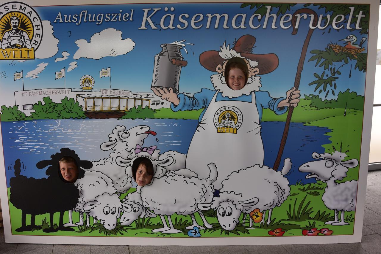 Pension & Reitstall Inghofer Heidenreichstein Buitenkant foto